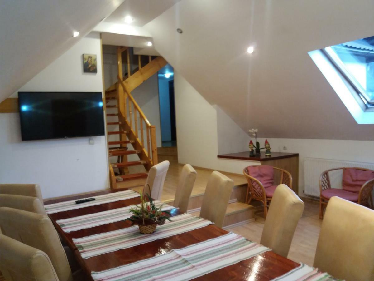 Casa Elena 호텔 모이에치우 데 조스 외부 사진
